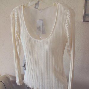 Skin soft ribbed cotton low cut top M. Long sleeves